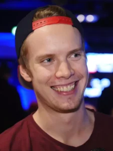 Joni Jouhkimainen World Poker Tourin haastattelussa vuonna 2016